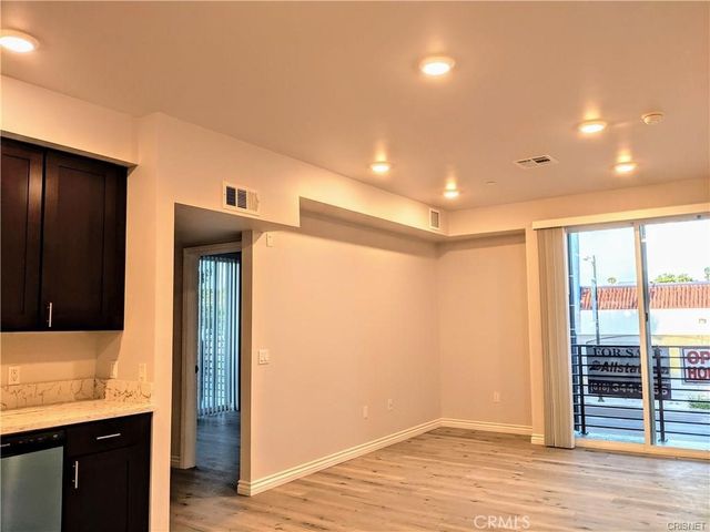 7343 Reseda Boulevard, Reseda, CA 91335