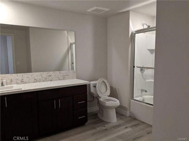 7343 Reseda Boulevard, Reseda, CA 91335