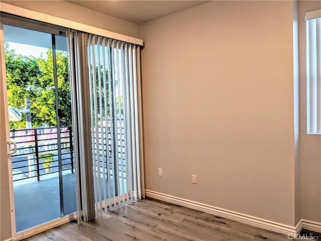 7343 Reseda Boulevard, Reseda, CA 91335
