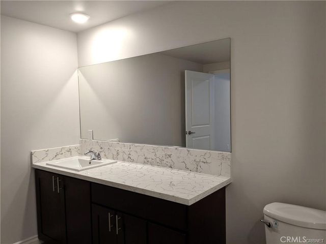 7343 Reseda Boulevard, Reseda, CA 91335