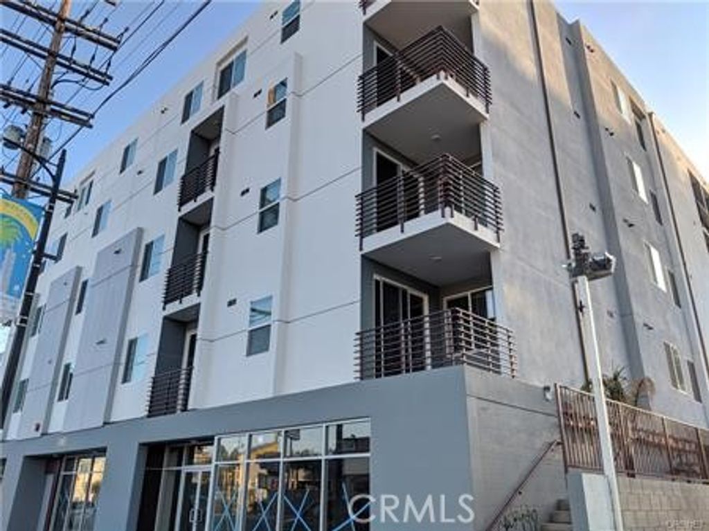 7343 Reseda Boulevard, Reseda, CA 91335