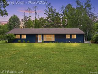 3700 Napier Road, Canton, MI 48187