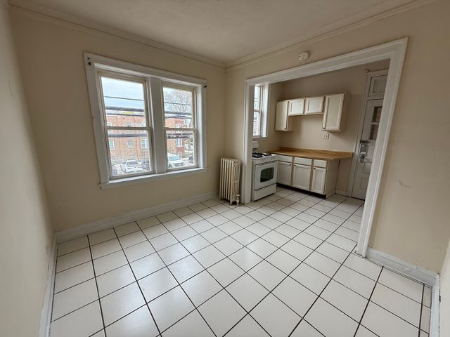 2140 S Gunderson Avenue 208, Berwyn, IL 60402
