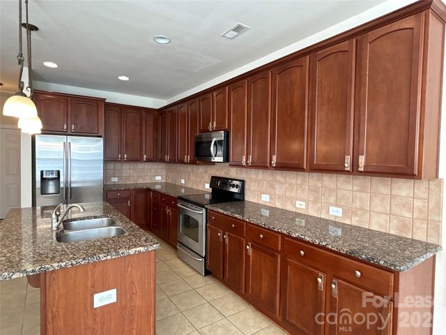 16110 Cloverleaf Court, Charlotte, NC 28277