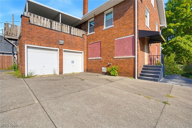 3400 Tuscarawas Street W, Canton, OH 44708