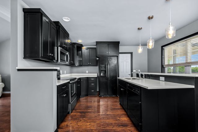 1068 Frank Martin Rd, Shelbyville, TN 37160