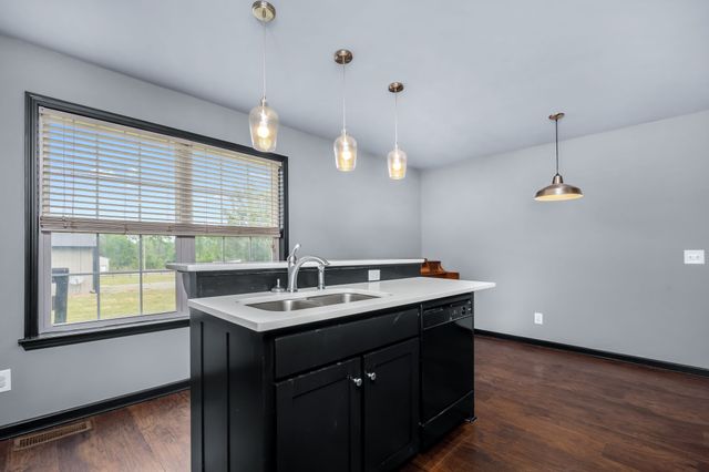 1068 Frank Martin Rd, Shelbyville, TN 37160