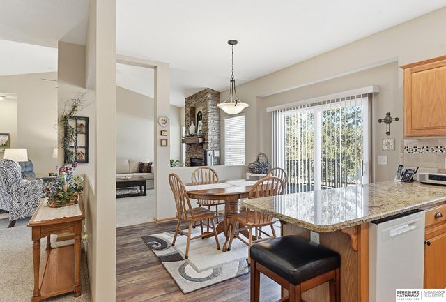 1004 Valleyview Drive, Papillion, NE 68046