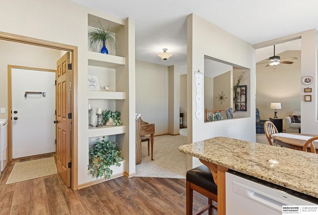 1004 Valleyview Drive, Papillion, NE 68046