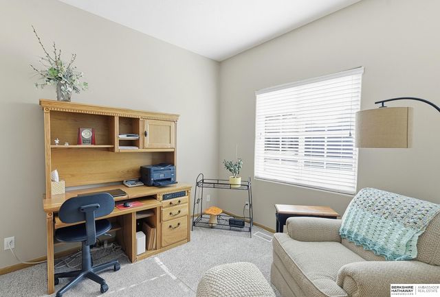 1004 Valleyview Drive, Papillion, NE 68046