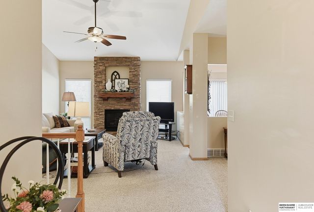 1004 Valleyview Drive, Papillion, NE 68046