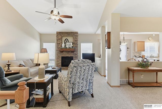 1004 Valleyview Drive, Papillion, NE 68046