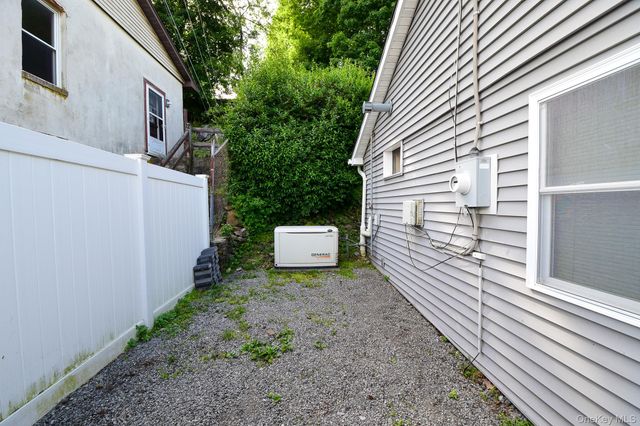 16 Clark Place, Mahopac, NY 10541