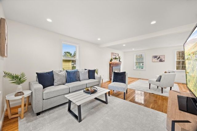 47 W Vanston Rd, Stoughton, MA 02072