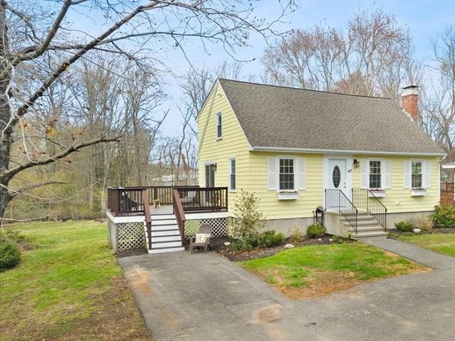 47 W Vanston Rd, Stoughton, MA 02072