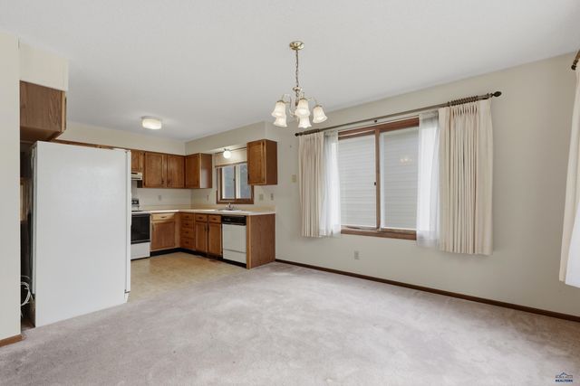 3920 WISCONSIN AVE, Rapid City, SD 57701