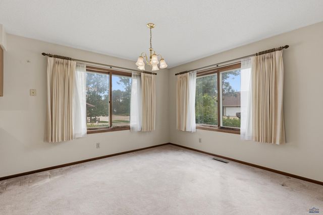 3920 WISCONSIN AVE, Rapid City, SD 57701