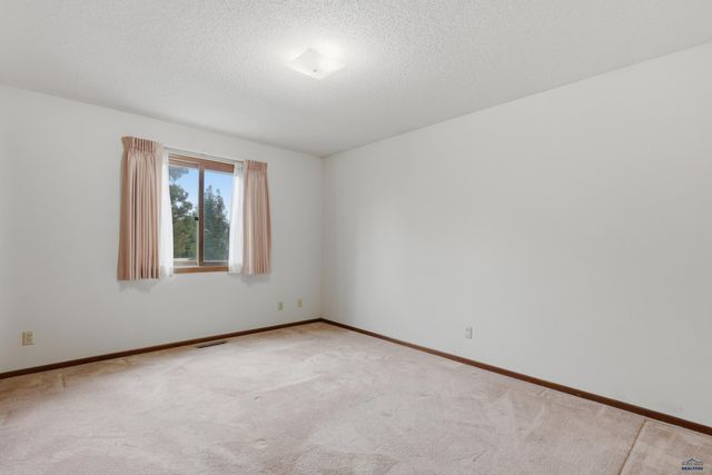 3920 WISCONSIN AVE, Rapid City, SD 57701