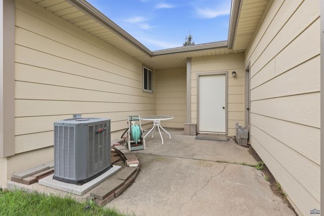 3920 WISCONSIN AVE, Rapid City, SD 57701