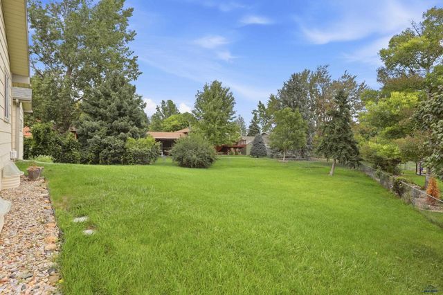 3920 WISCONSIN AVE, Rapid City, SD 57701