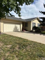 3920 WISCONSIN AVE, Rapid City, SD 57701