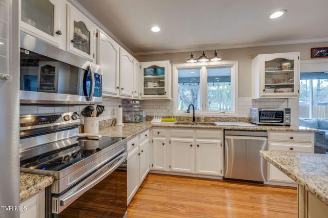 112 Isaac Lincoln Place, Elizabethton, TN 37643