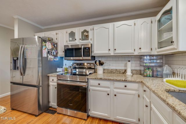 112 Isaac Lincoln Place, Elizabethton, TN 37643