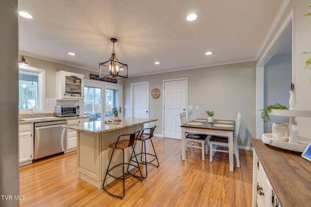 112 Isaac Lincoln Place, Elizabethton, TN 37643