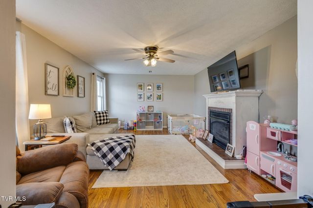 112 Isaac Lincoln Place, Elizabethton, TN 37643