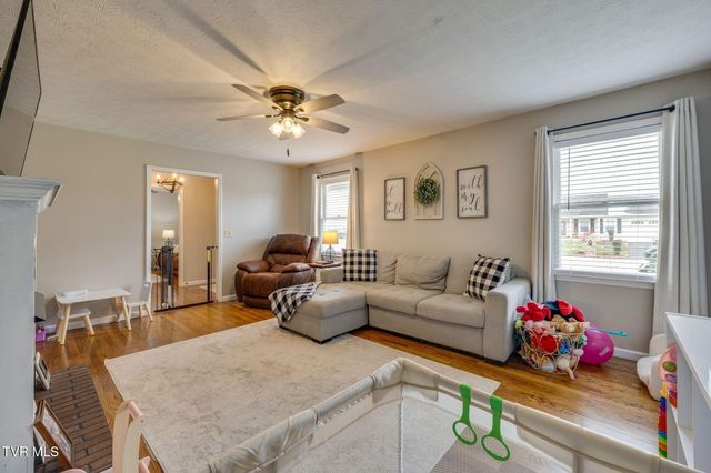 112 Isaac Lincoln Place, Elizabethton, TN 37643