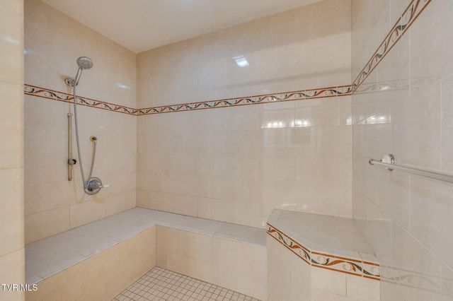 112 Isaac Lincoln Place, Elizabethton, TN 37643