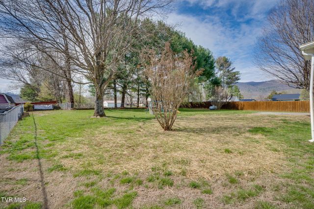 112 Isaac Lincoln Place, Elizabethton, TN 37643