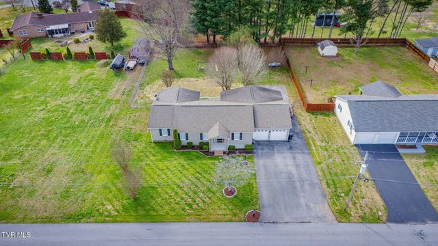 112 Isaac Lincoln Place, Elizabethton, TN 37643