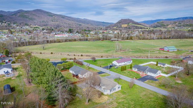 112 Isaac Lincoln Place, Elizabethton, TN 37643