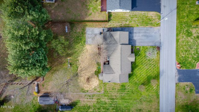 112 Isaac Lincoln Place, Elizabethton, TN 37643