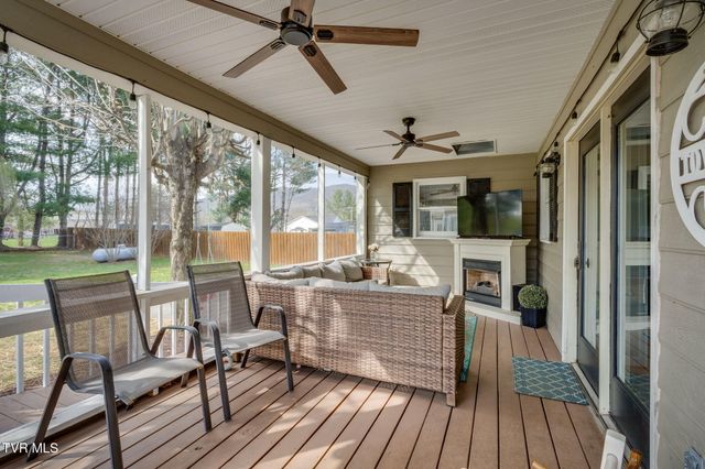 112 Isaac Lincoln Place, Elizabethton, TN 37643