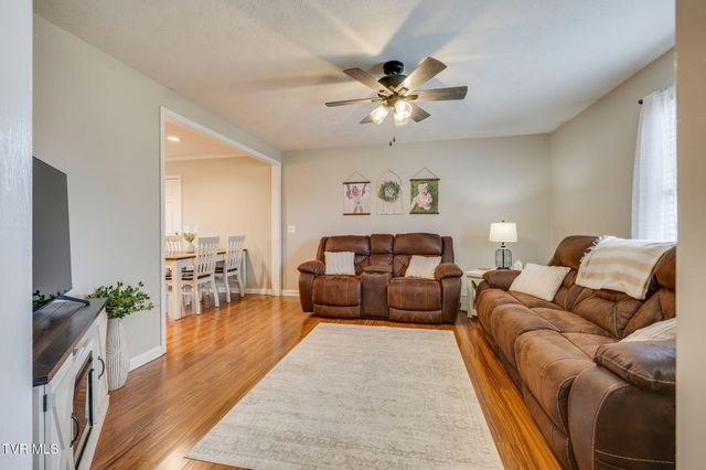 112 Isaac Lincoln Place, Elizabethton, TN 37643