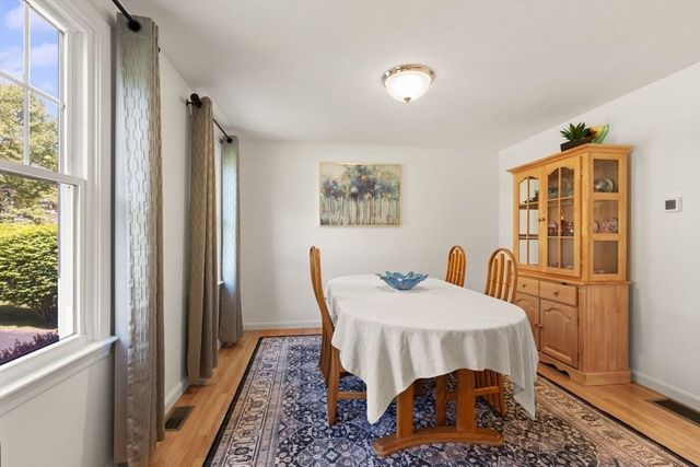 98 Laurelwood Dr, North Attleboro, MA 02760