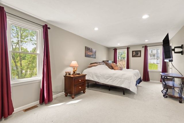 98 Laurelwood Dr, North Attleboro, MA 02760