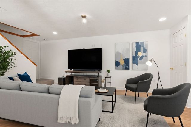 98 Laurelwood Dr, North Attleboro, MA 02760