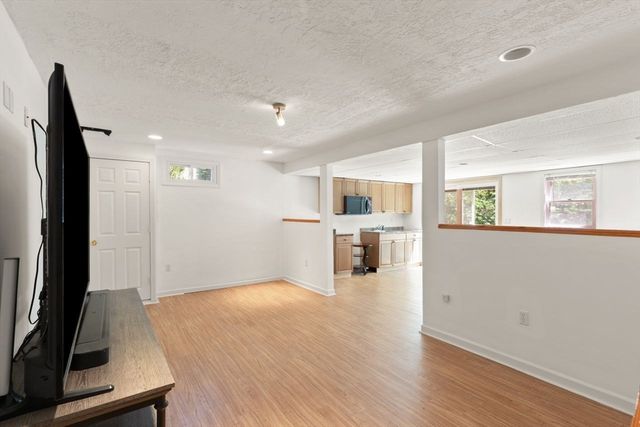 98 Laurelwood Dr, North Attleboro, MA 02760