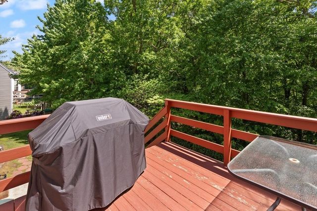 98 Laurelwood Dr, North Attleboro, MA 02760