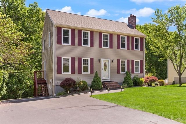 98 Laurelwood Dr, North Attleboro, MA 02760