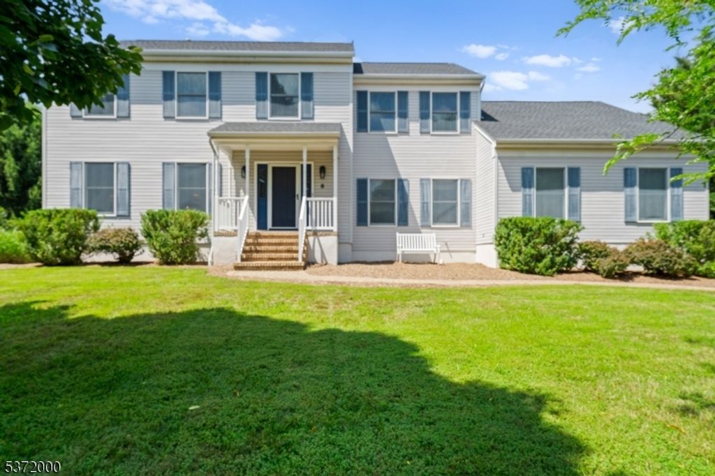 6 Matrick Ct, Hillsborough Twp., NJ 08844