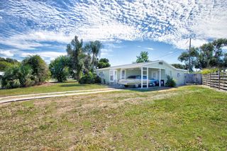 1915 27TH AVENUE W, Bradenton, FL 34205