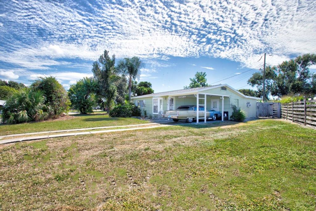 1915 27TH AVENUE W, Bradenton, FL 34205