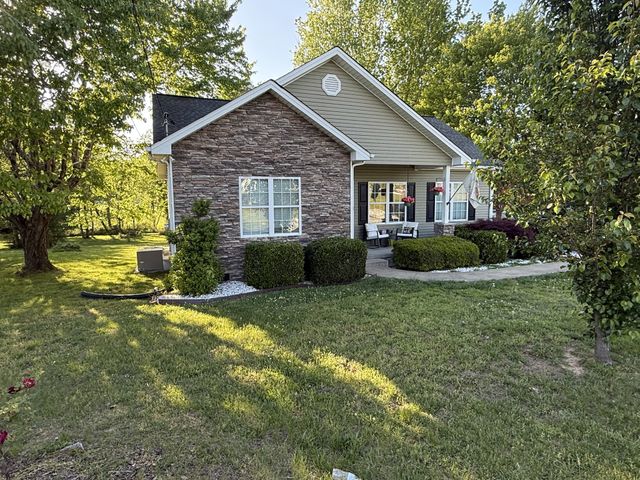 543 Main St, Mc Ewen, TN 37101