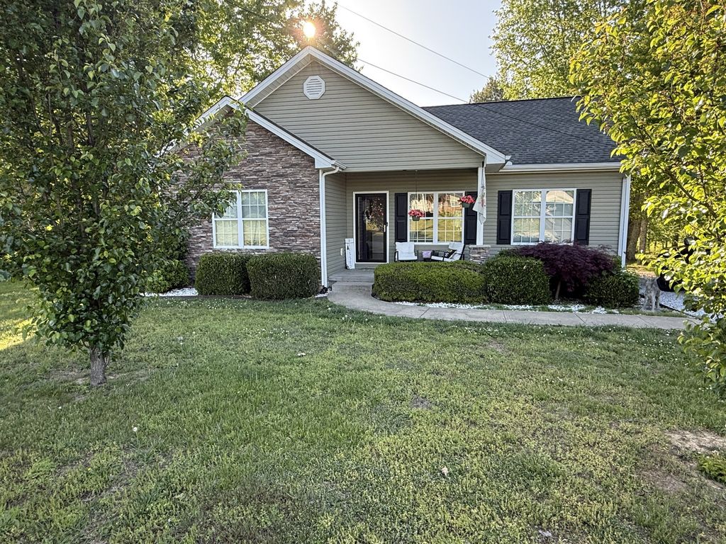 543 Main St, Mc Ewen, TN 37101