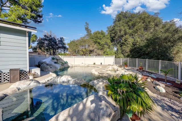 1553 Ranchwood Ln, Fallbrook, CA 92028