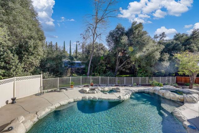 1553 Ranchwood Ln, Fallbrook, CA 92028